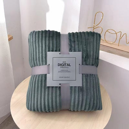 Dovira - weiche Fleece Kuscheldecke