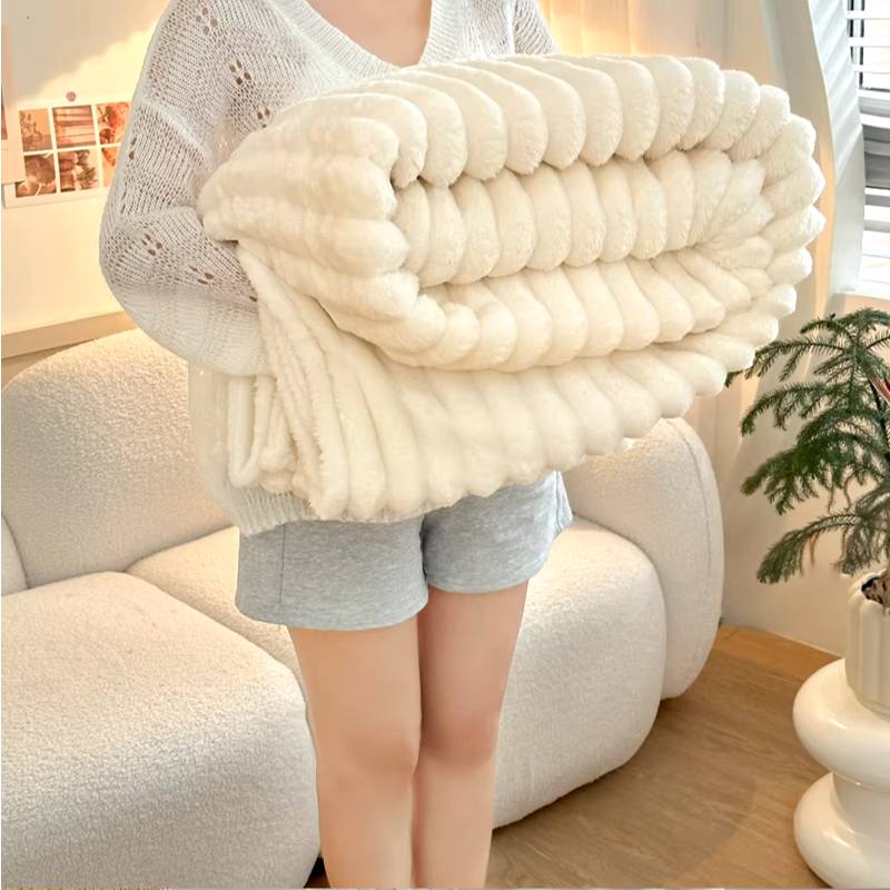 Dovira - weiche Fleece Kuscheldecke